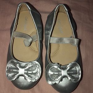 Like new Cat & Jack silver flats